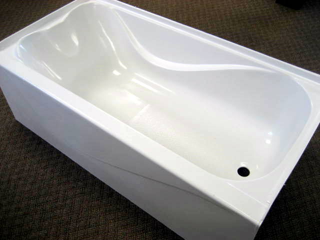 cracked fiberglass bathtub