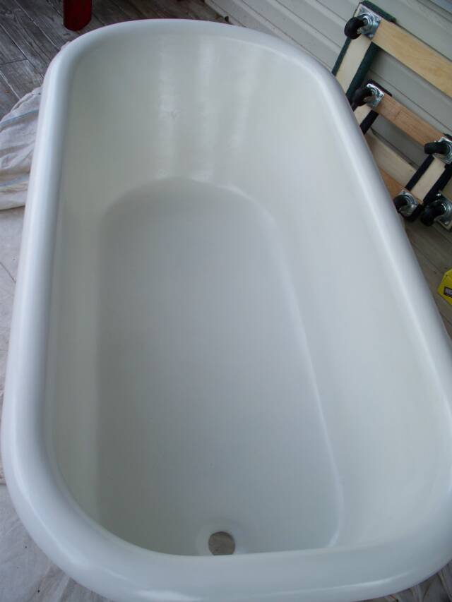 how to repair a cracked fiberglass bathtub