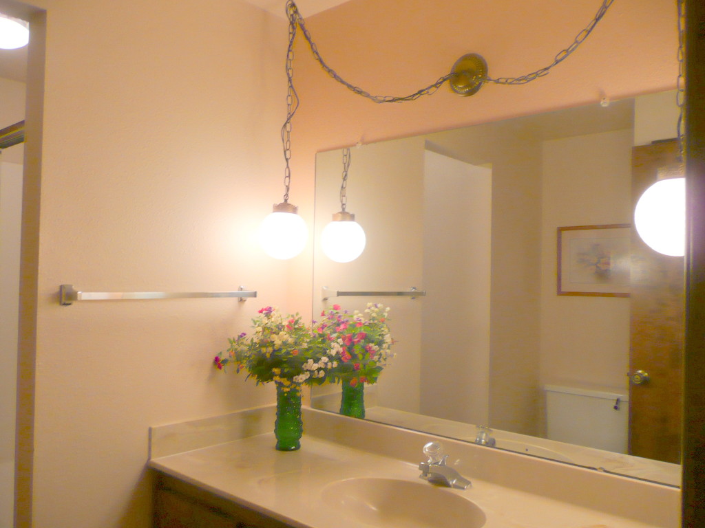 unique bathroom lighting